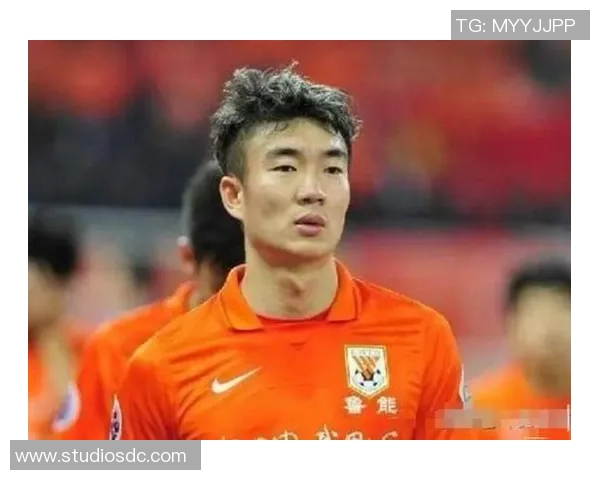 律师揭露戴琳私聊女粉丝内幕借钱不还后转身离去引发热议